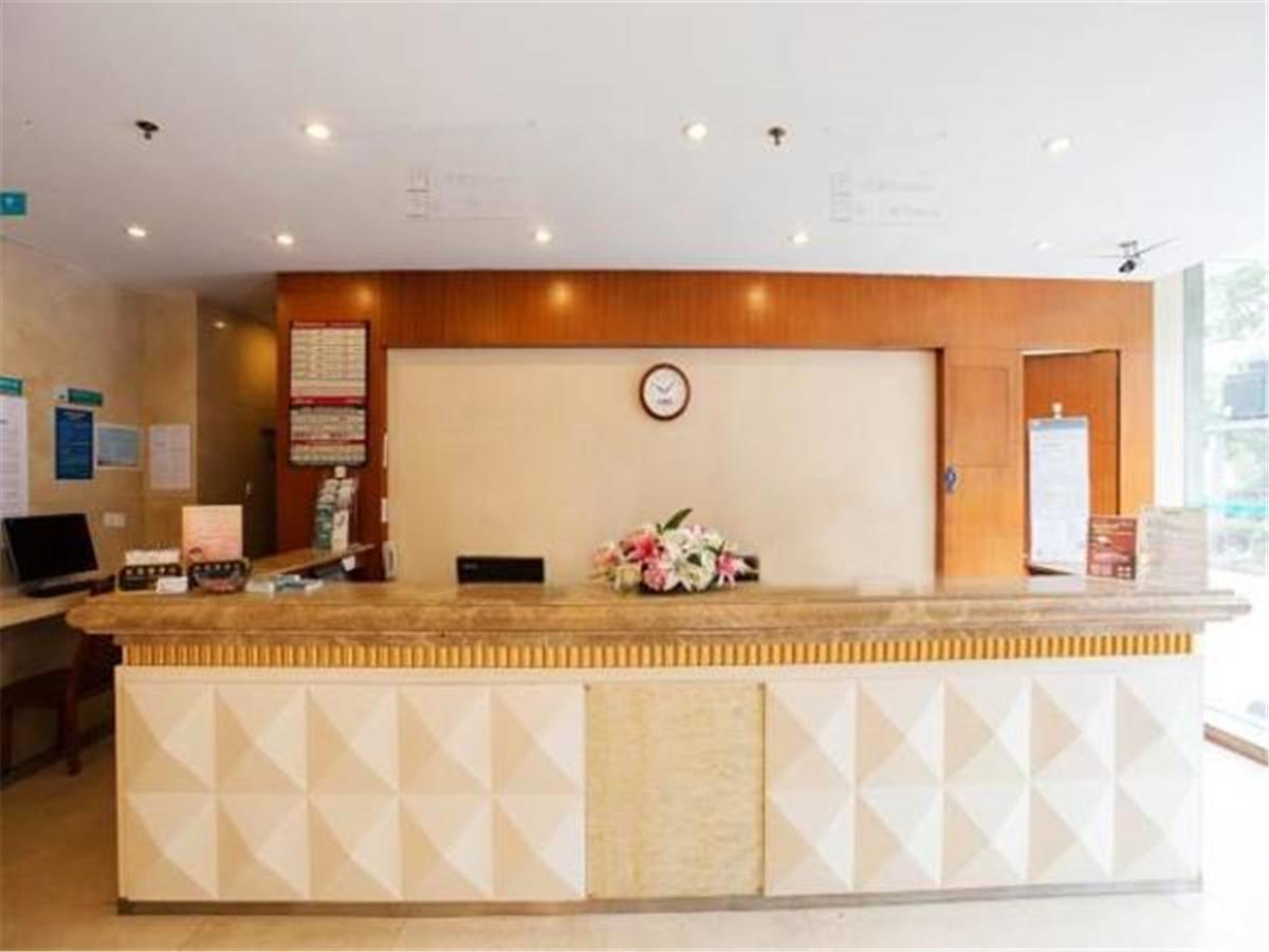Jingjiang Inn Shanghai Baoyang Pier ภายนอก รูปภาพ